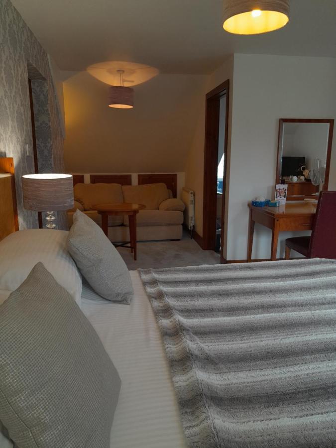 Sadlers Guest House Уокингам Екстериор снимка