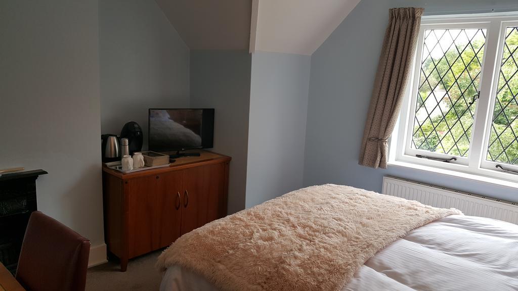 Sadlers Guest House Уокингам Екстериор снимка