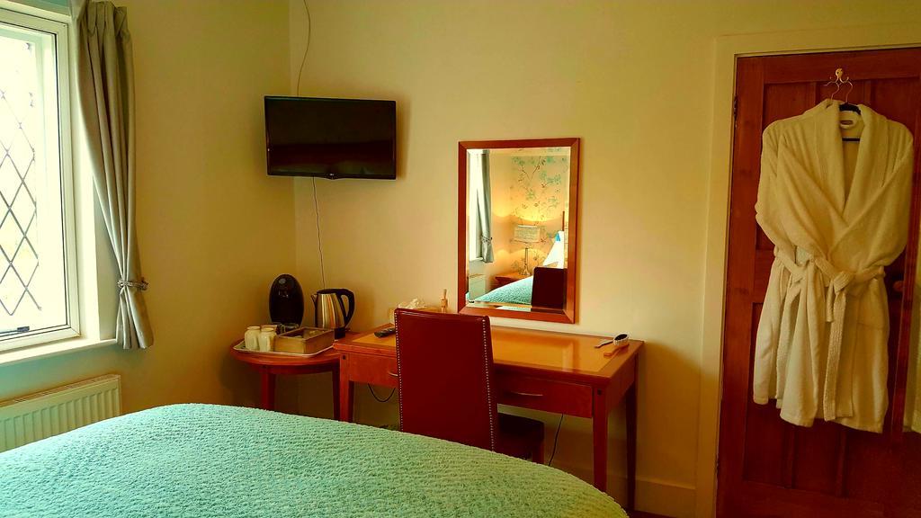 Sadlers Guest House Уокингам Екстериор снимка